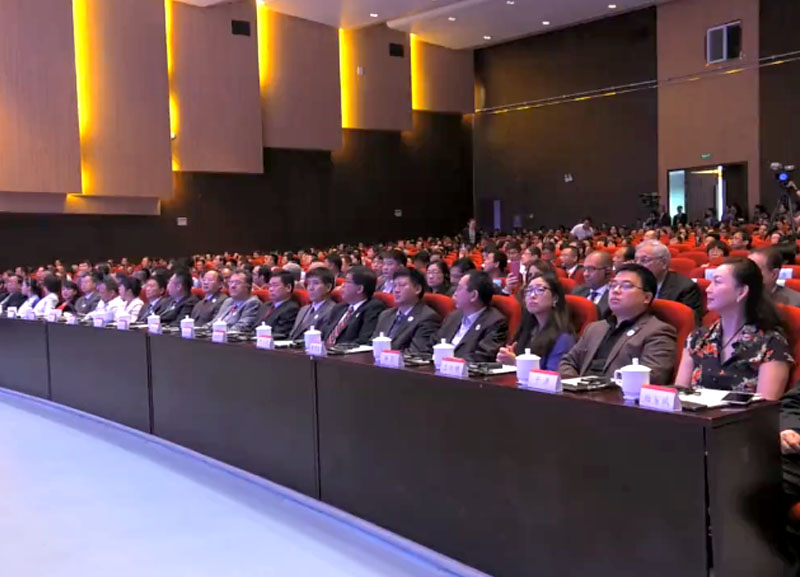 每个妇女，每个儿童启动典礼